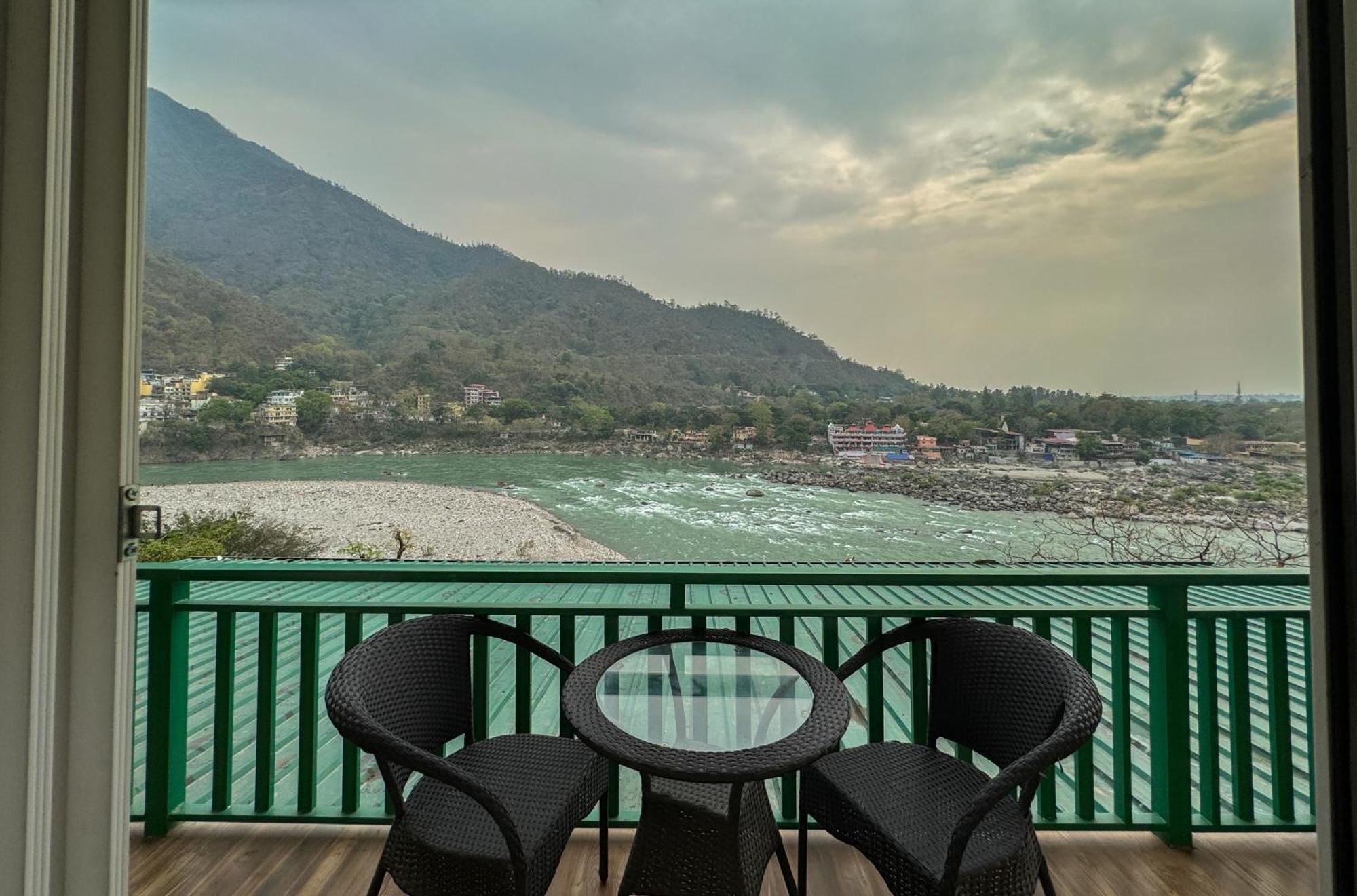 Hotel The Leisure Cave On The Ganges à Rishīkesh Extérieur photo