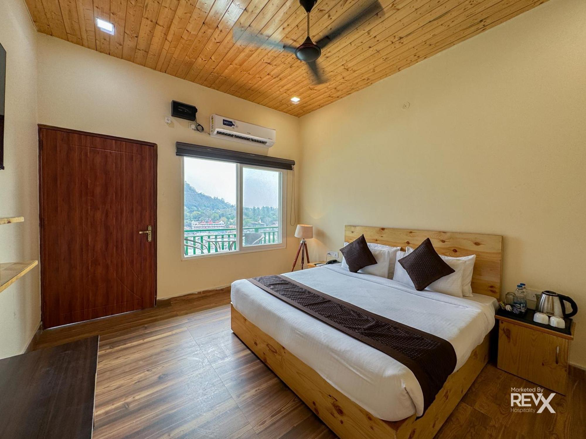 Hotel The Leisure Cave On The Ganges à Rishīkesh Extérieur photo