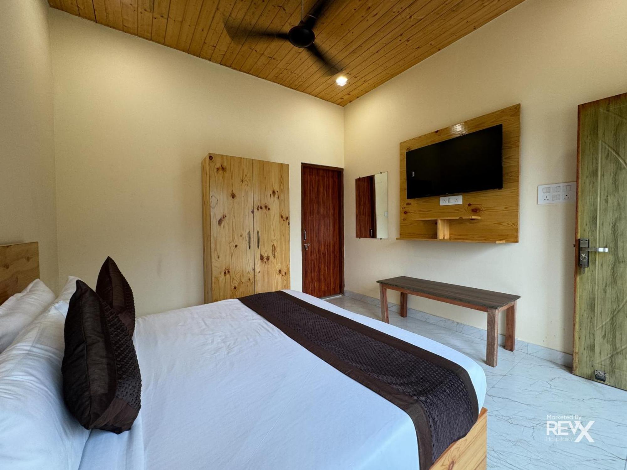 Hotel The Leisure Cave On The Ganges à Rishīkesh Extérieur photo