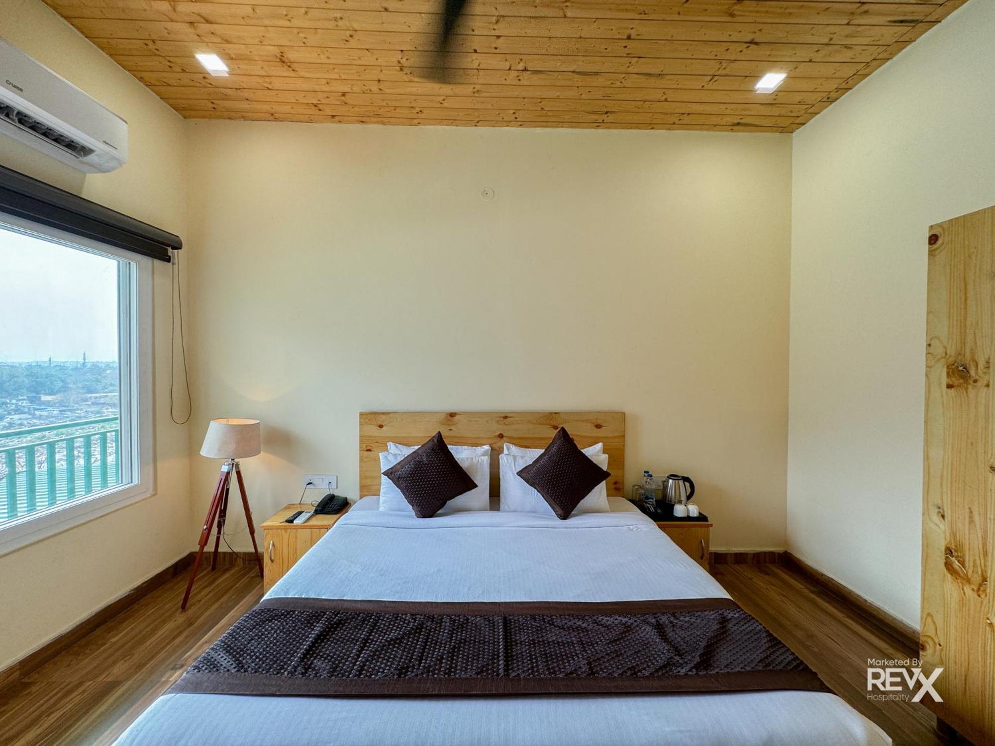 Hotel The Leisure Cave On The Ganges à Rishīkesh Extérieur photo