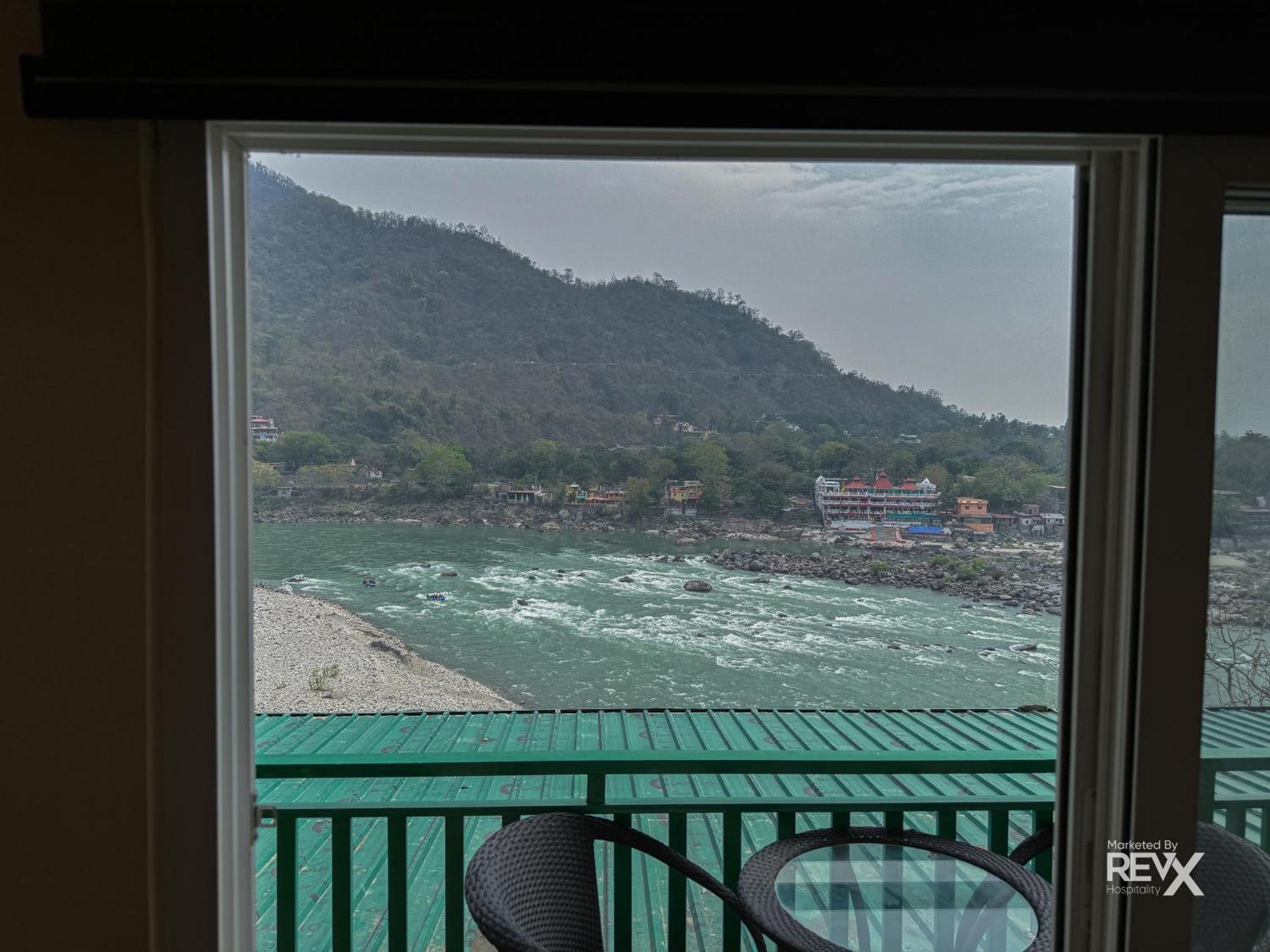 Hotel The Leisure Cave On The Ganges à Rishīkesh Extérieur photo