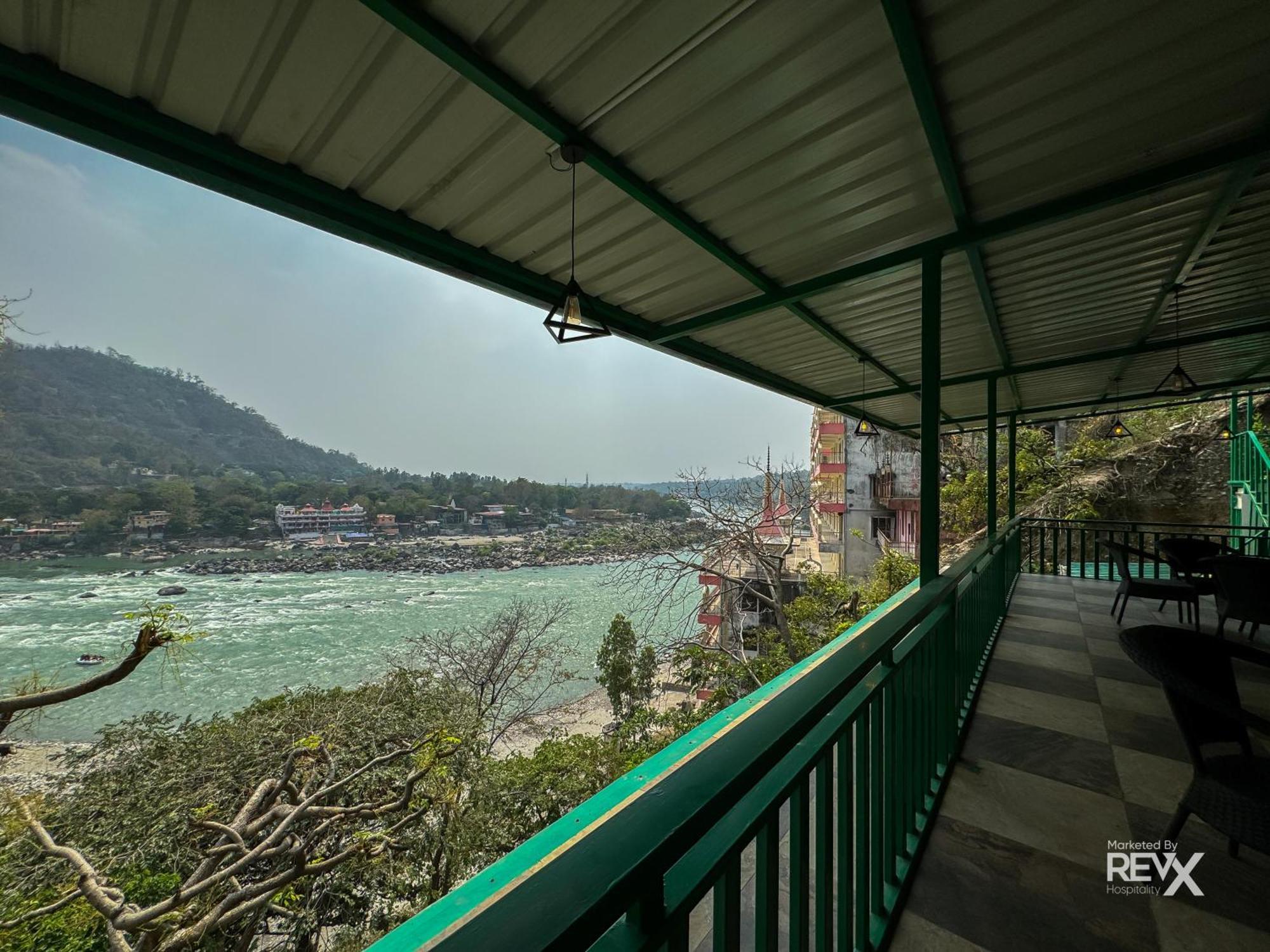 Hotel The Leisure Cave On The Ganges à Rishīkesh Extérieur photo