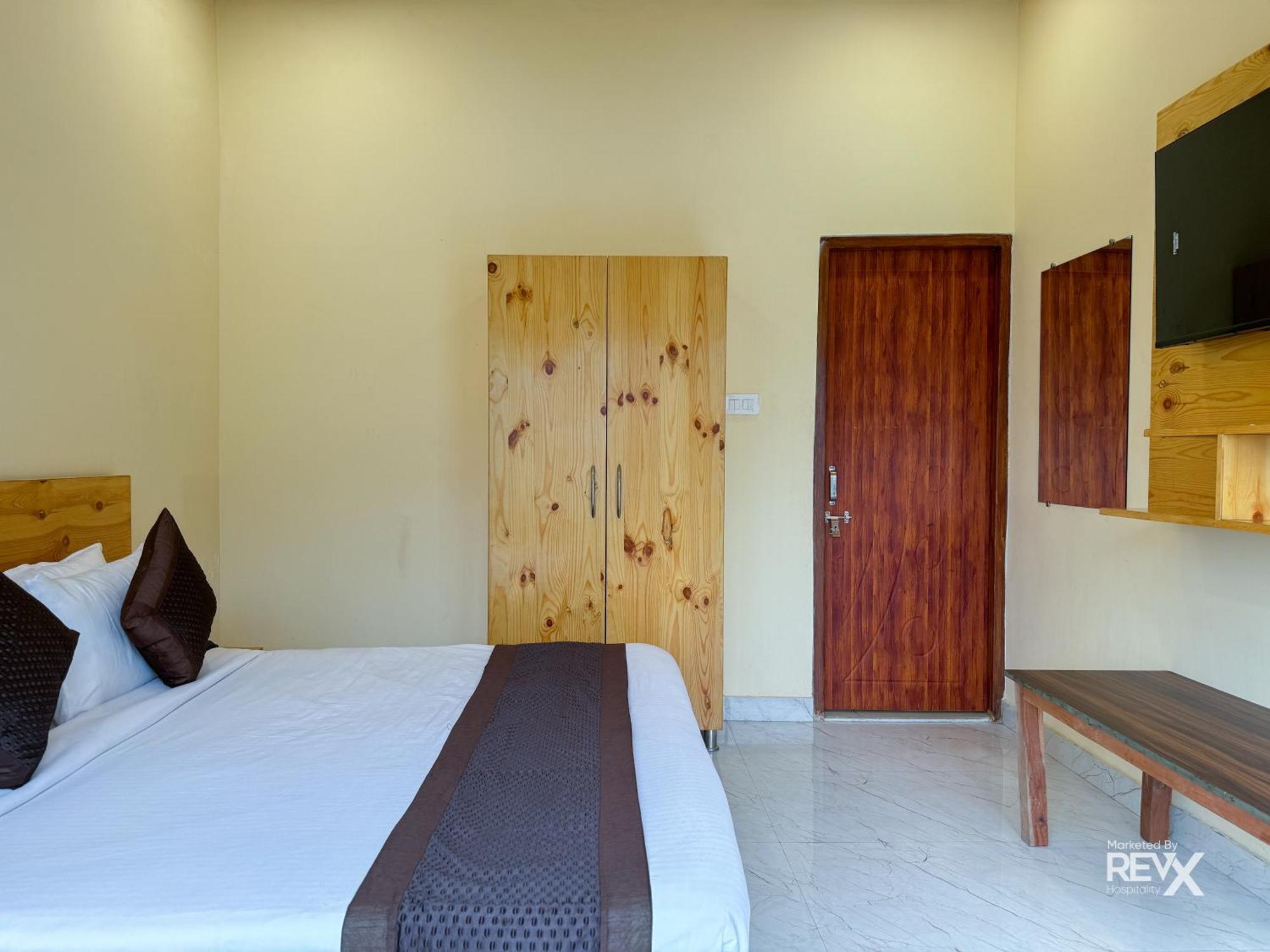 Hotel The Leisure Cave On The Ganges à Rishīkesh Extérieur photo