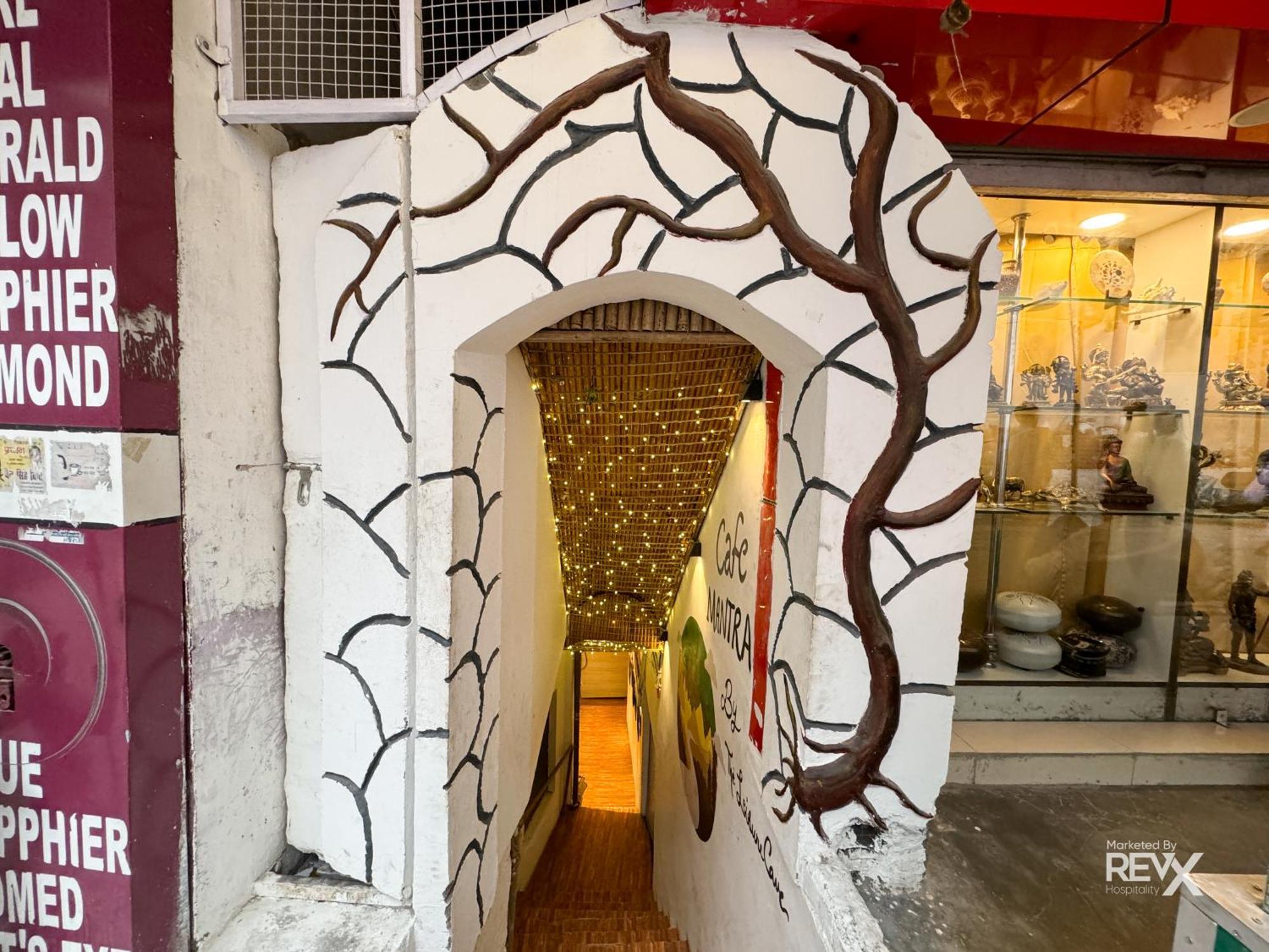 Hotel The Leisure Cave On The Ganges à Rishīkesh Extérieur photo