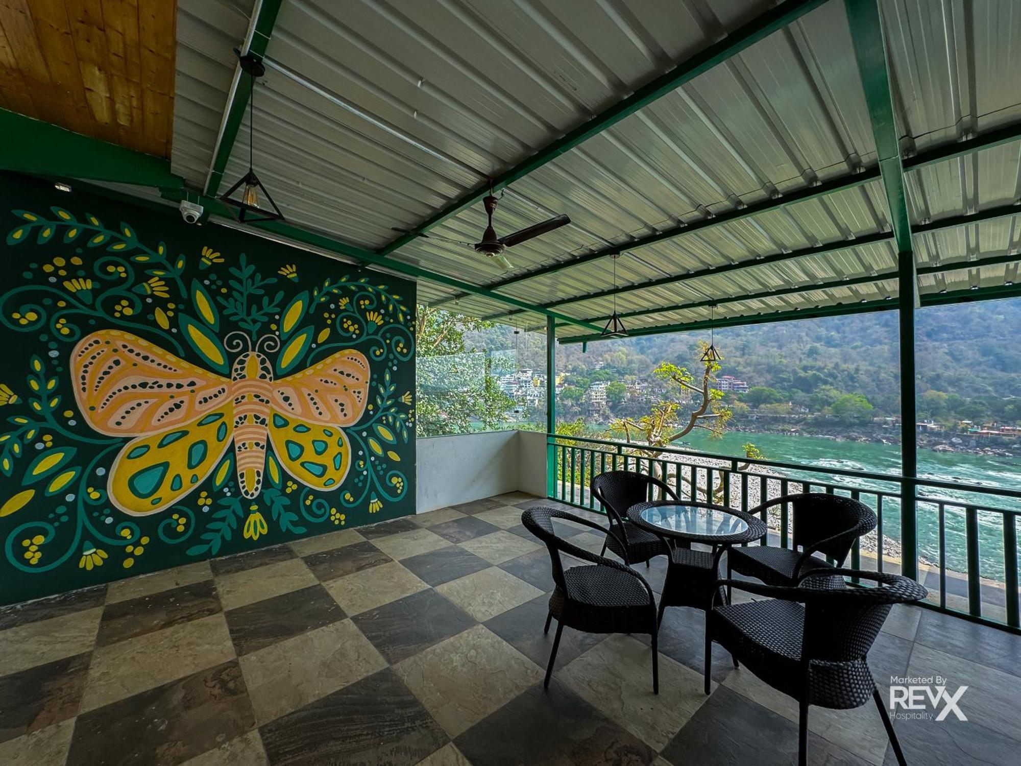 Hotel The Leisure Cave On The Ganges à Rishīkesh Extérieur photo