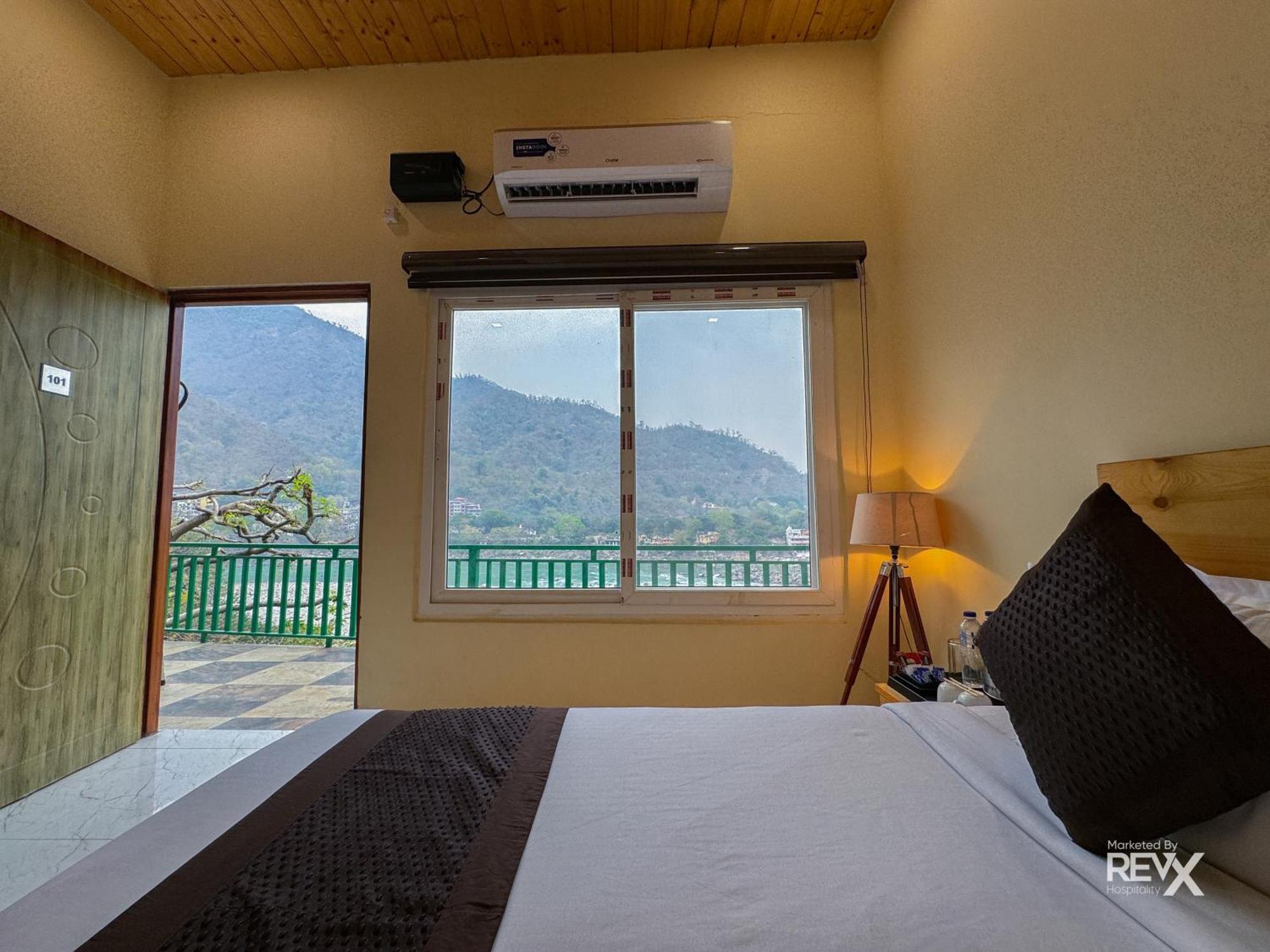 Hotel The Leisure Cave On The Ganges à Rishīkesh Extérieur photo