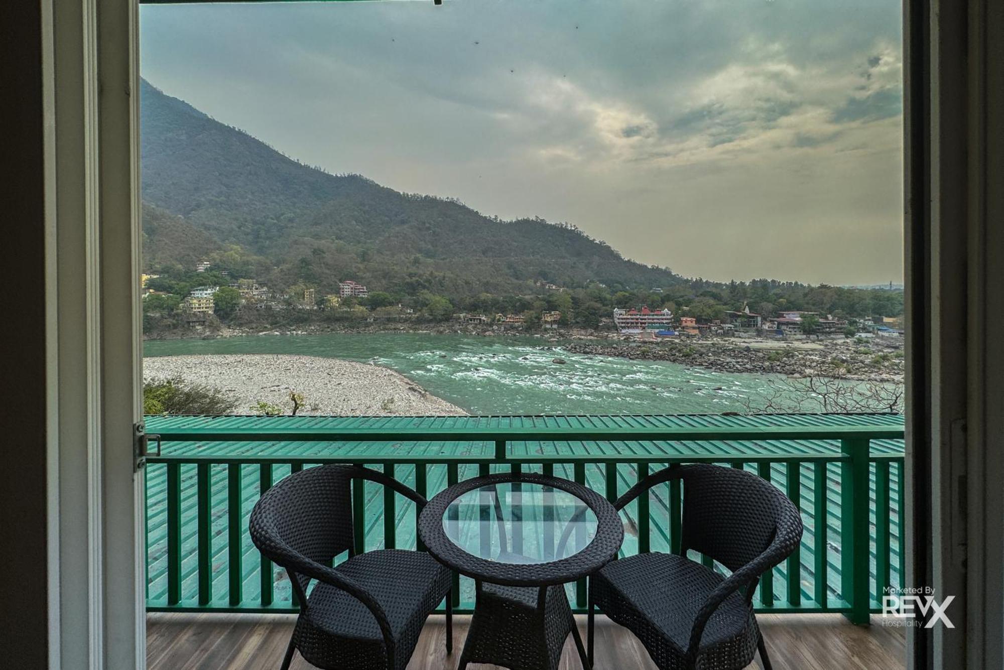Hotel The Leisure Cave On The Ganges à Rishīkesh Extérieur photo