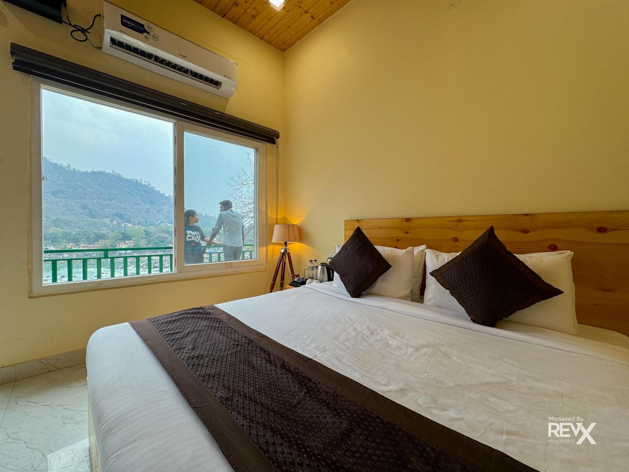 Hotel The Leisure Cave On The Ganges à Rishīkesh Extérieur photo