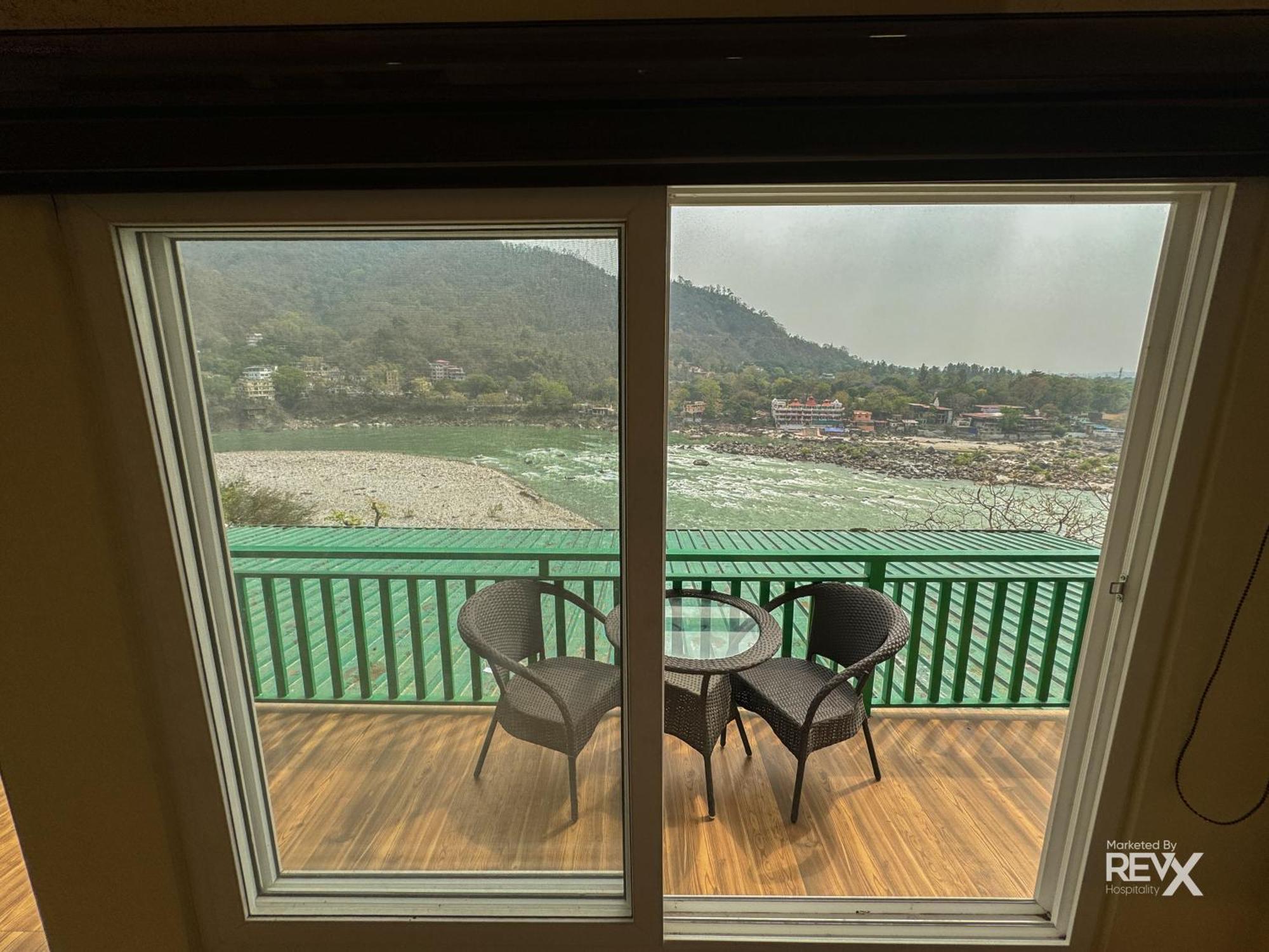 Hotel The Leisure Cave On The Ganges à Rishīkesh Extérieur photo