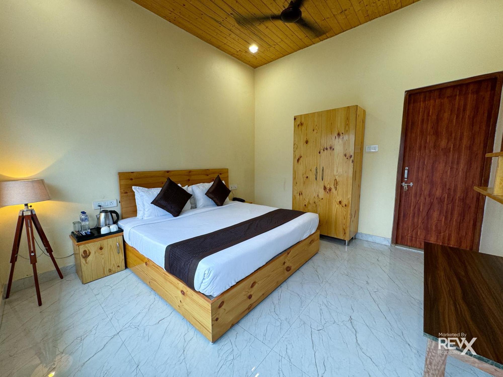 Hotel The Leisure Cave On The Ganges à Rishīkesh Extérieur photo