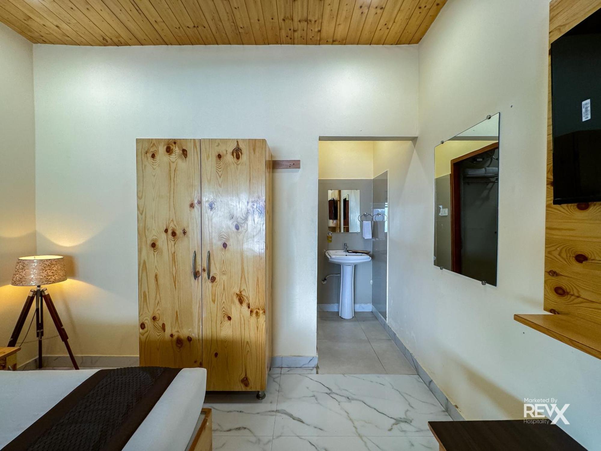 Hotel The Leisure Cave On The Ganges à Rishīkesh Extérieur photo