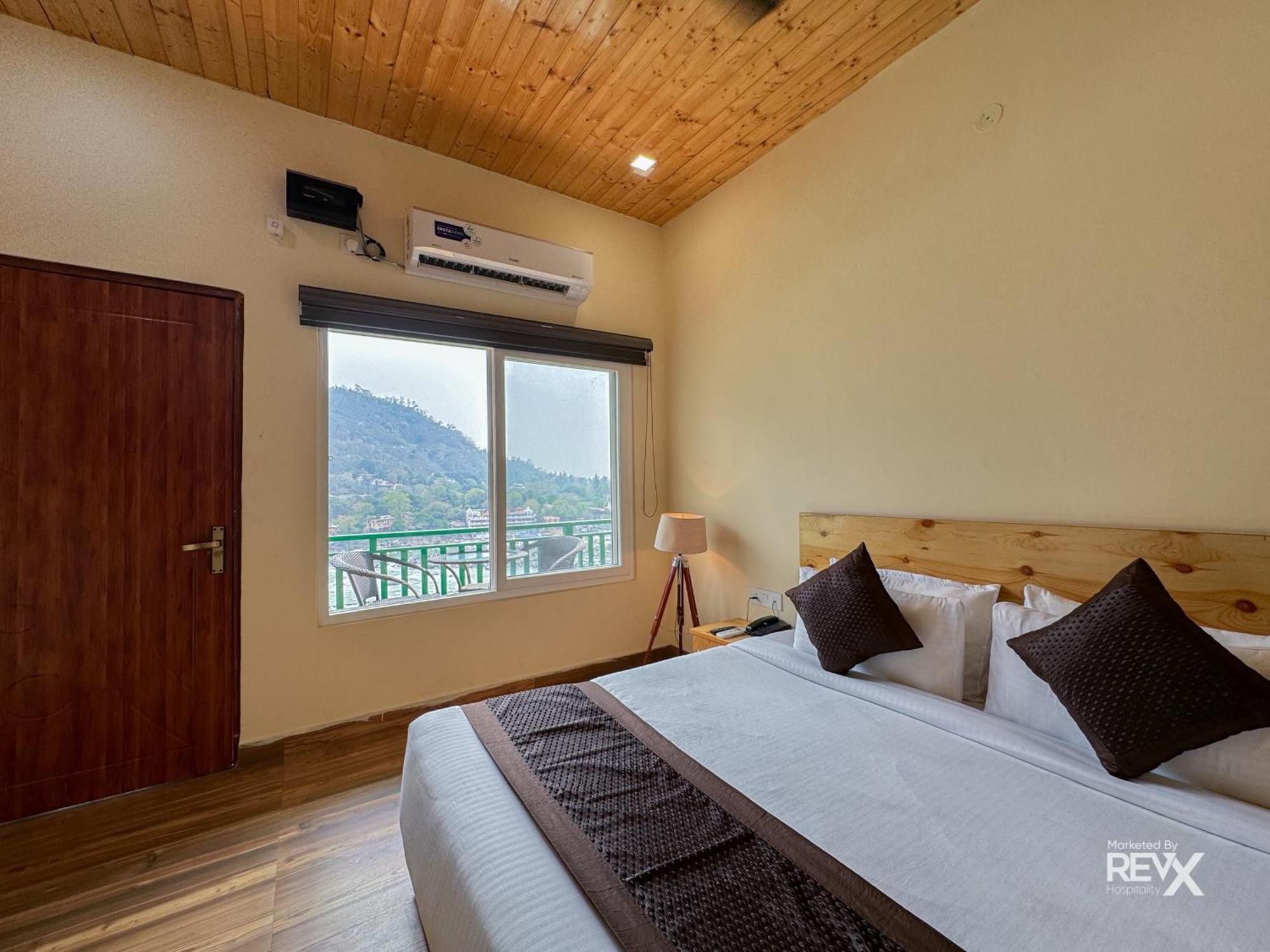 Hotel The Leisure Cave On The Ganges à Rishīkesh Extérieur photo
