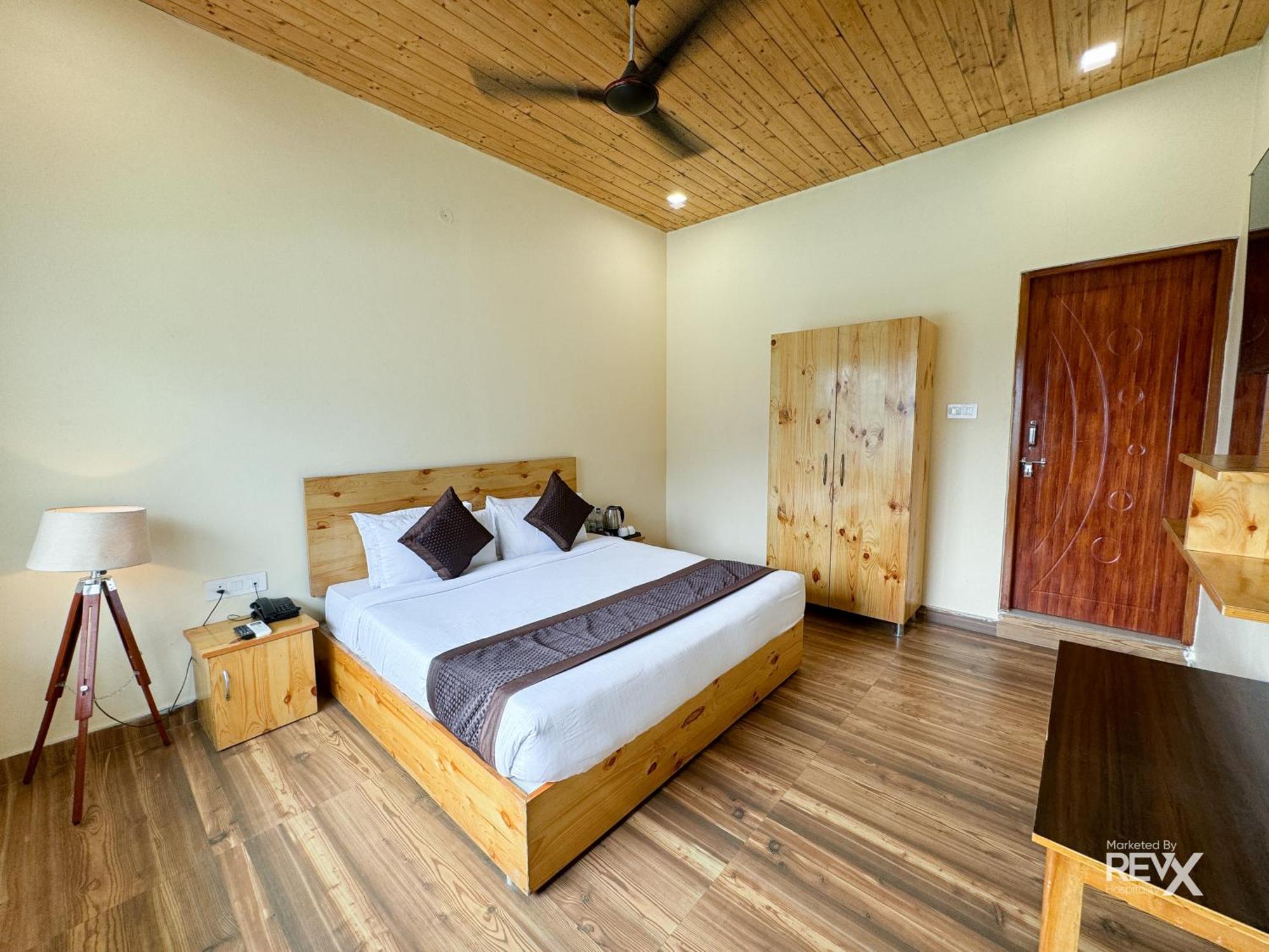 Hotel The Leisure Cave On The Ganges à Rishīkesh Extérieur photo