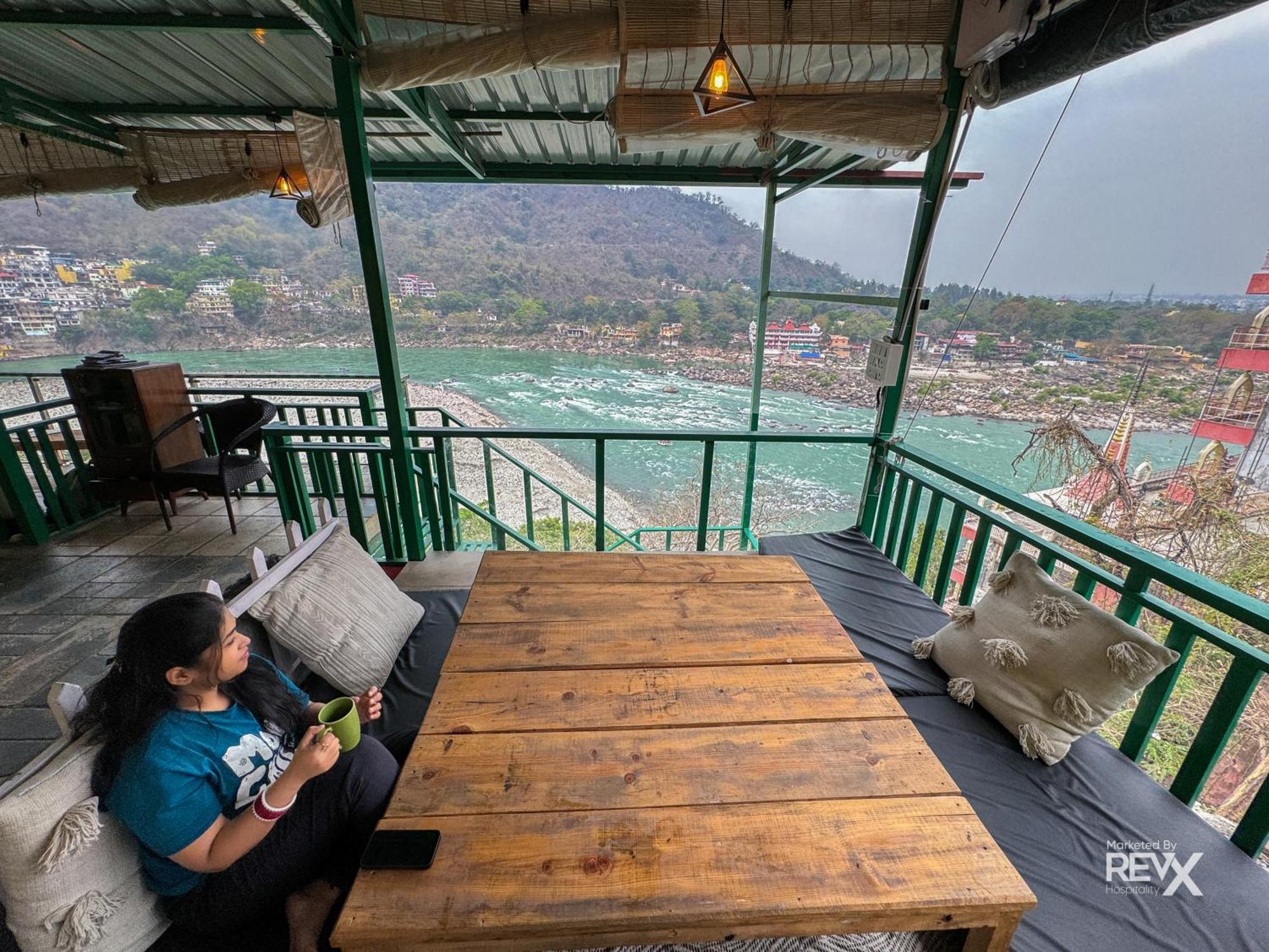 Hotel The Leisure Cave On The Ganges à Rishīkesh Extérieur photo