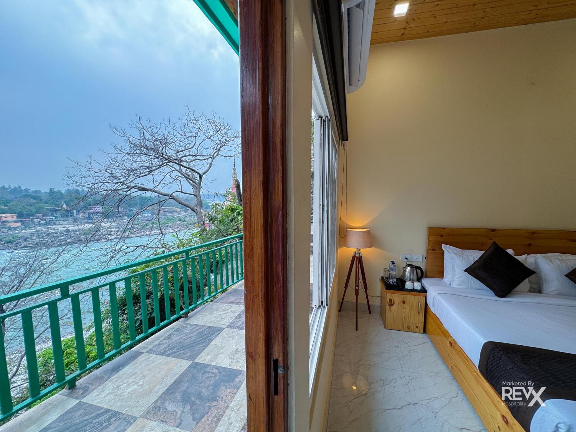Hotel The Leisure Cave On The Ganges à Rishīkesh Extérieur photo