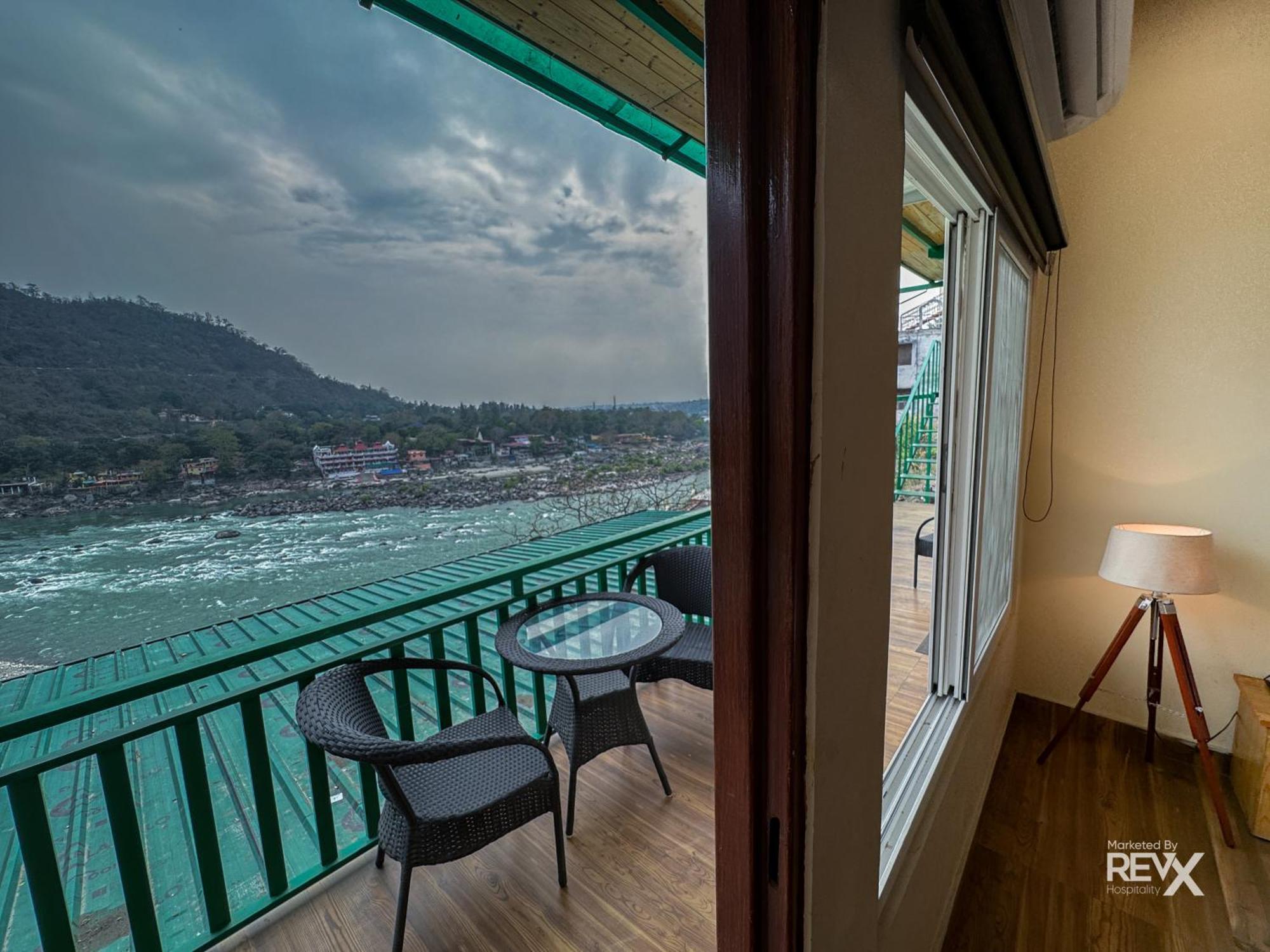 Hotel The Leisure Cave On The Ganges à Rishīkesh Extérieur photo