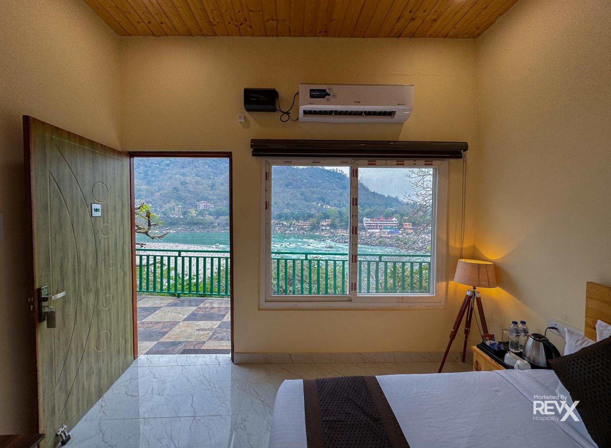 Hotel The Leisure Cave On The Ganges à Rishīkesh Extérieur photo